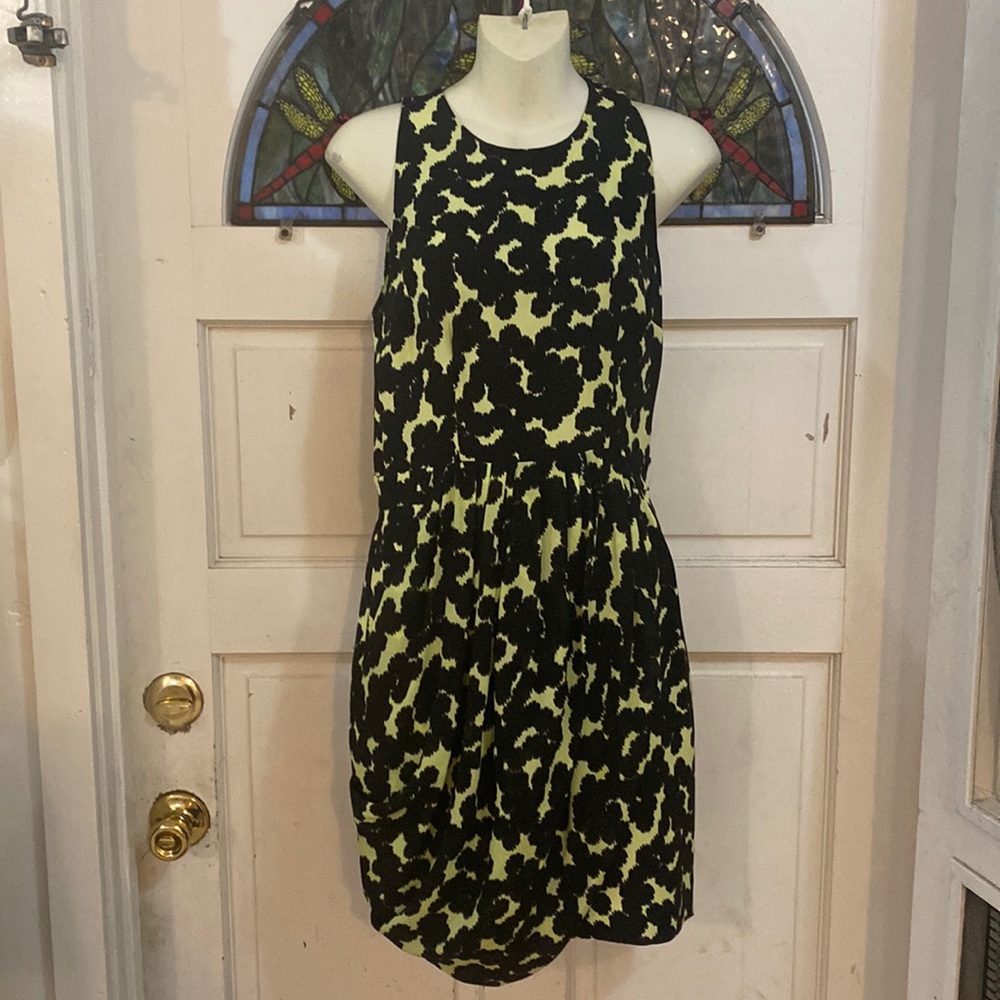 Wonen’s sleeveless dress by ALC in 100% silk (1/20)